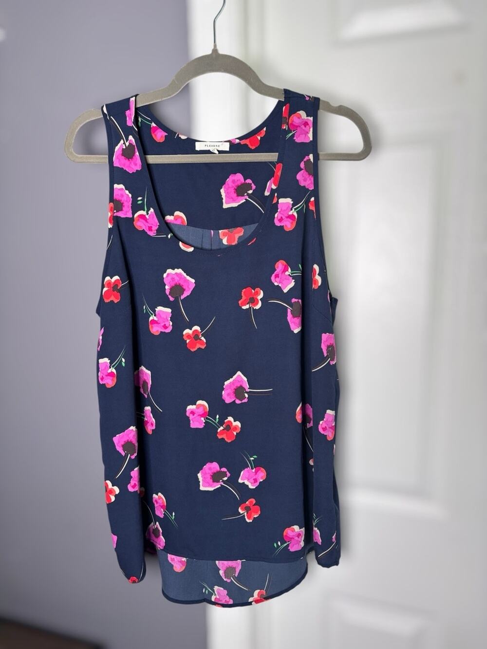 Pleione Navy Blue Pink Floral Sleeveless Blouse Scoop Neck Large